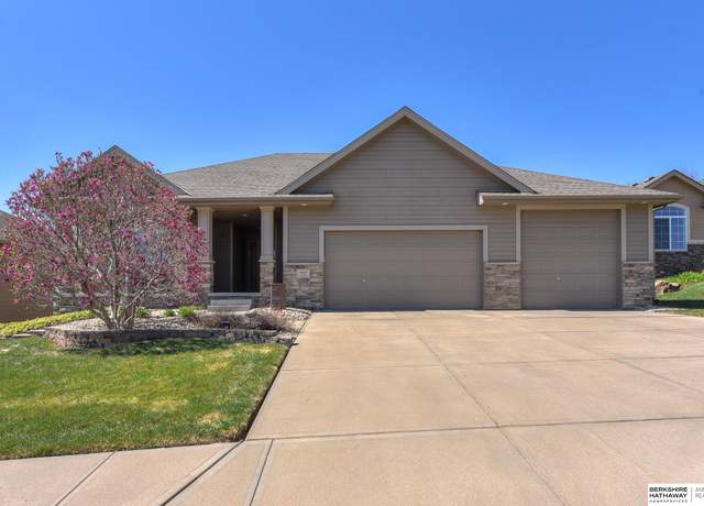 Property at 3862 S 202 St, Omaha, NE 68130, 3 beds, 3 baths