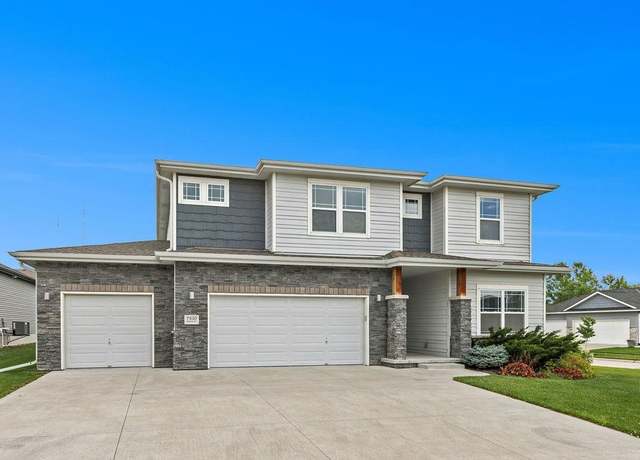 Property at 7930 Maxine Dr, Lincoln, NE 68516, 5 beds, 3.5 baths