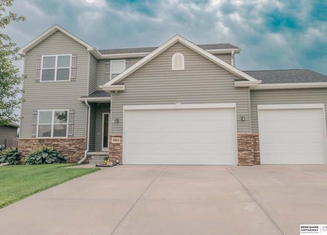 Property at 4401 Brook Dr, Bellevue, NE 68123, 4 beds, 2.5 baths