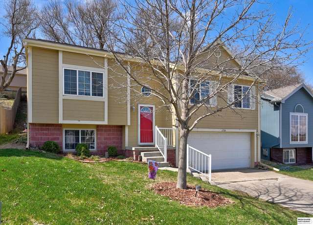 Property at 6704 N 149th Ave, Omaha, NE 68116, 3 beds, 2 baths