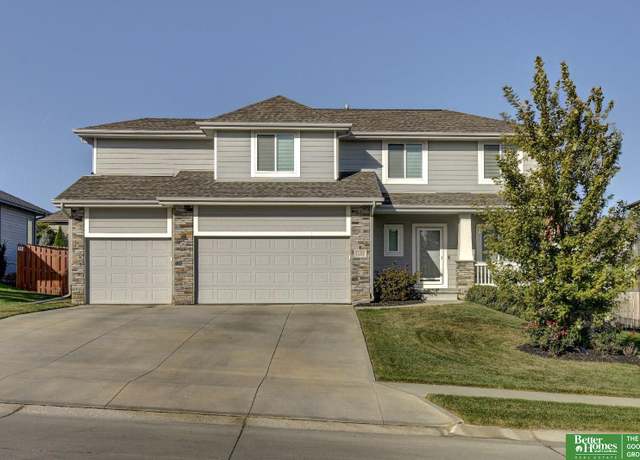 Property at 11518 S 110th Ave, Papillion, NE 68046, 6 beds, 3.5 baths