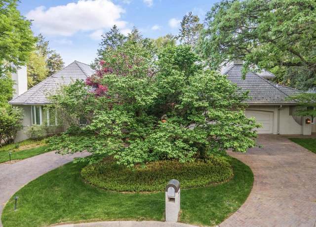 Property at 9465 Jackson Cir, Omaha, NE 68114, 4 beds, 5.5 baths