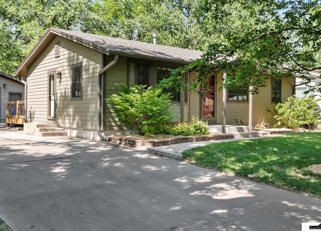 Property at 7026 Y St, Lincoln, NE 68505, 3 beds, 2 baths