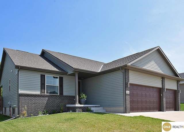 Property at 5020 W Gary Gately St, Lincoln, NE 68528, 4 beds, 3 baths
