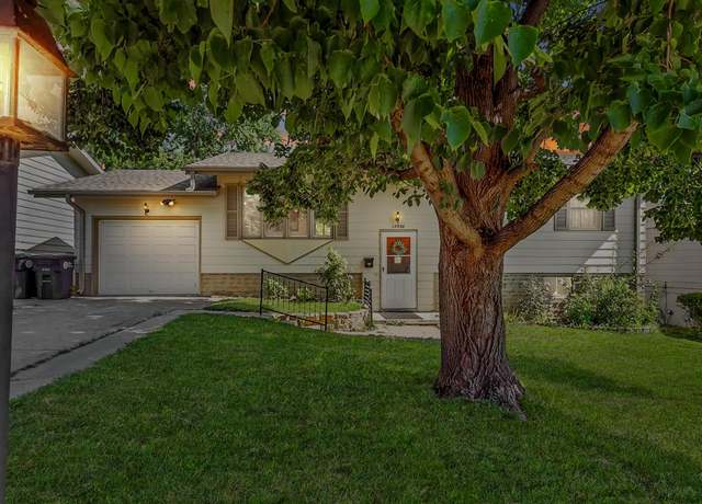 Property at 13930 Weir St, Omaha, NE 68137, 3 beds, 1 bath