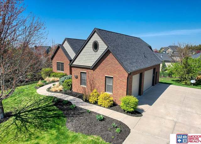 Property at 9510 Koi Rock Dr, Lincoln, NE 68526, 5 beds, 2 baths