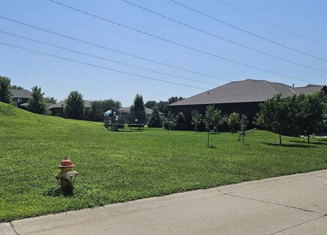 Property at 19541 Farnam St, Elkhorn, NE 68022