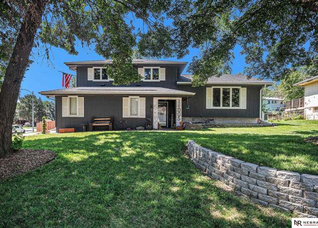 Property at 11005 V St, Omaha, NE 68137, 3 beds, 2.5 baths