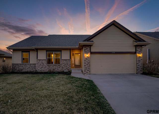 Property at 6104 S 193 St, Omaha, NE 68135, 3 beds, 2 baths