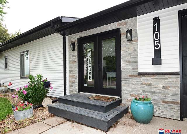 Property at 105 Nebraska St, Murdock, NE 68407, 5 beds, 3 baths