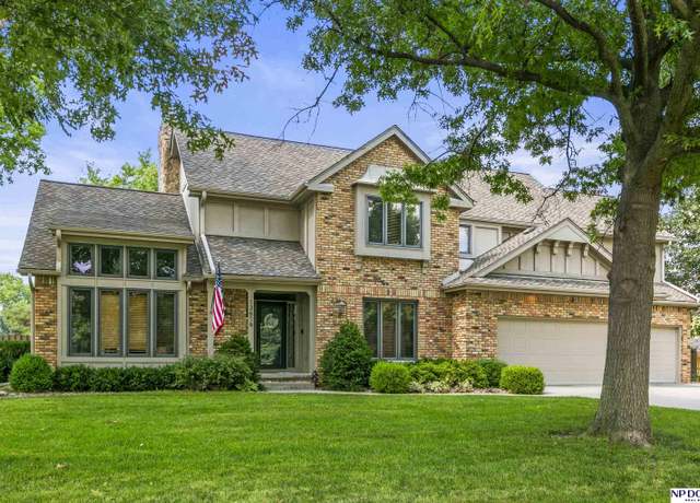 Property at 13616 Seward St, Omaha, NE 68154, 5 beds, 4.5 baths