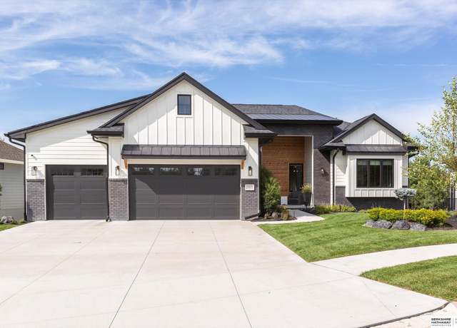 Property at 20810 Frances Cir, Elkhorn, NE 68022, 6 beds, 3.5 baths