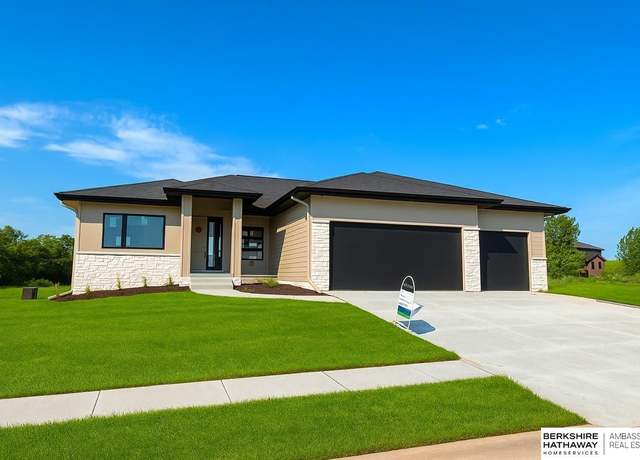 Property at 5518 S 200th Ave, Omaha, NE 68135, 5 beds, 3 baths
