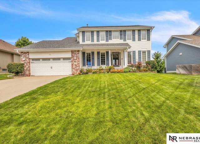 Property at 17012 Karen St, Omaha, NE 68135, 4 beds, 3.5 baths