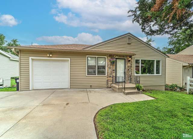 Property at 7513 Richmond Dr, Omaha, NE 68134, 2 beds, 2 baths