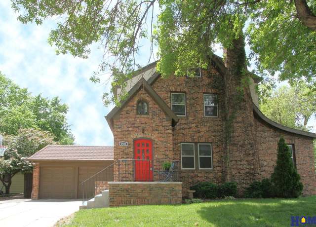Property at 2501 Lafayette Ave, Lincoln, NE 68502, 4 beds, 2.5 baths