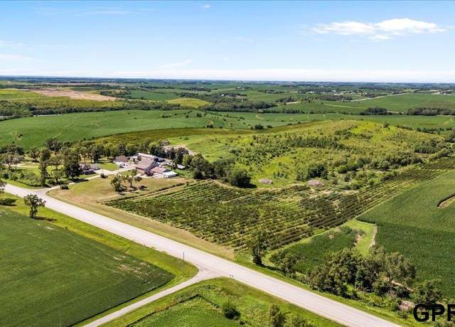 Property at 19640 Pawnee Rd, Bennington, NE 68007, 3 beds, 4 baths
