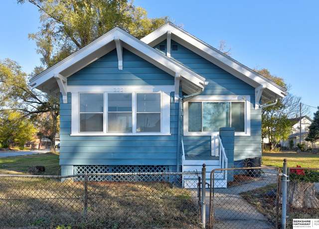Property at 2224 Spencer St, Omaha, NE 68110, 3 beds, 1 bath