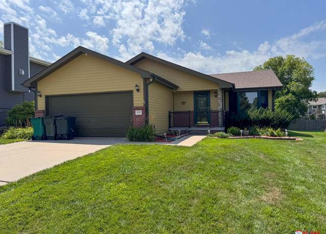 Property at 1507 SW 13th St, Lincoln, NE 68522, 3 beds, 3 baths