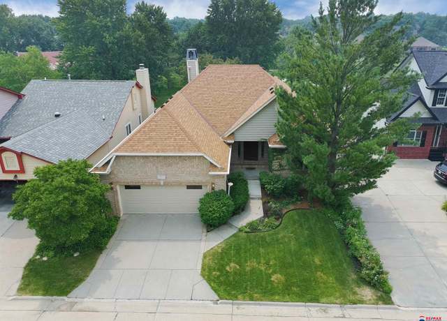 Property at 6815 Northridge Rd, Lincoln, NE 68516, 4 beds, 3 baths