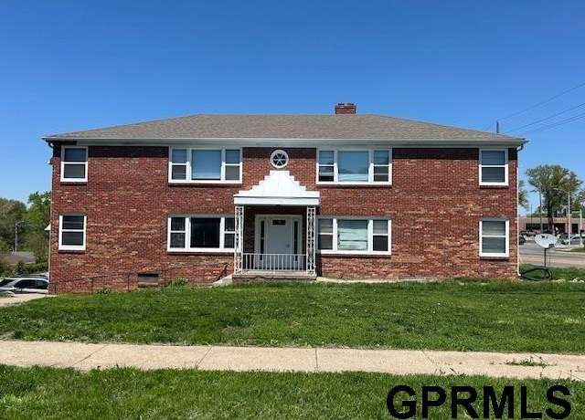 Property at 4406 N 52 St, Omaha, NE 68104, 6 beds, 2 baths