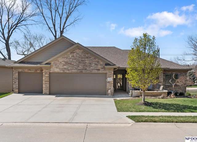 Property at 1320 S 190th Plz, Omaha, NE 68130, 2 beds, 4 baths