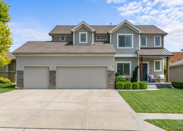 Property at 207 S 197th St, Omaha, NE 68022, 5 beds, 3.5 baths