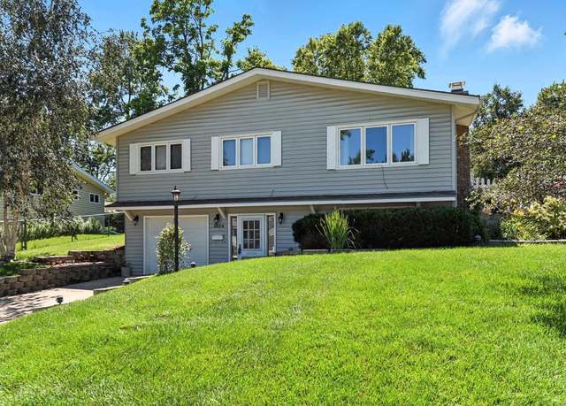 Property at 5824 Bay Meadows Rd, Omaha, NE 68127, 3 beds, 2.5 baths