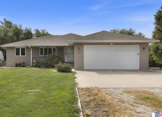 Property at 20115 N Stable Dr, Eagle, NE 68347, 5 beds, 3 baths