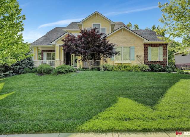 Property at 6620 S 19 St, Lincoln, NE 68512, 4 beds, 4.5 baths
