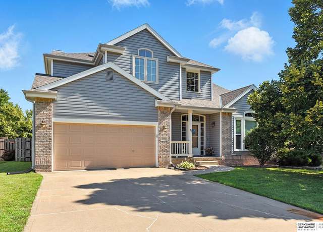 Property at 2505 Calvin St, Bellevue, NE 68123, 4 beds, 3 baths