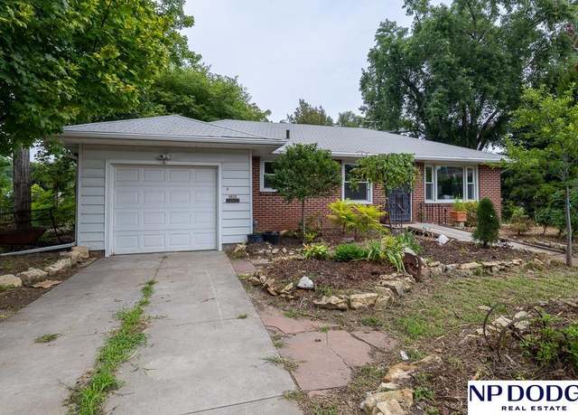 Property at 6920 Havelock Ave, Lincoln, NE 68507, 2 beds, 2 baths