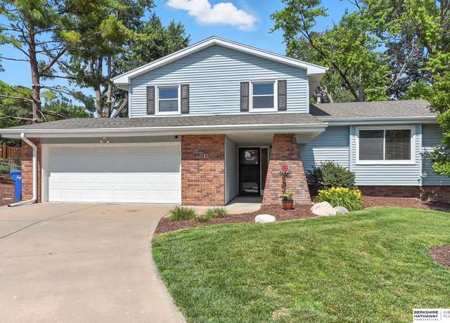 Property at 904 Donegal Cir, Papillion, NE 68046, 3 beds, 2.5 baths