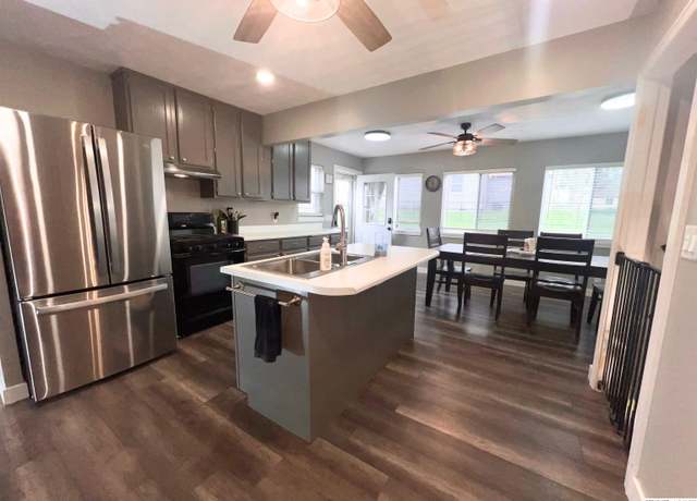 Property at 7550 Joseph Ave, La Vista, NE 68128, 3 beds, 2 baths