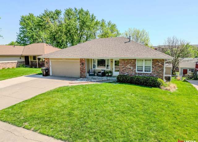 Property at 8033 Lowell Ave, Lincoln, NE 68506, 4 beds, 3 baths