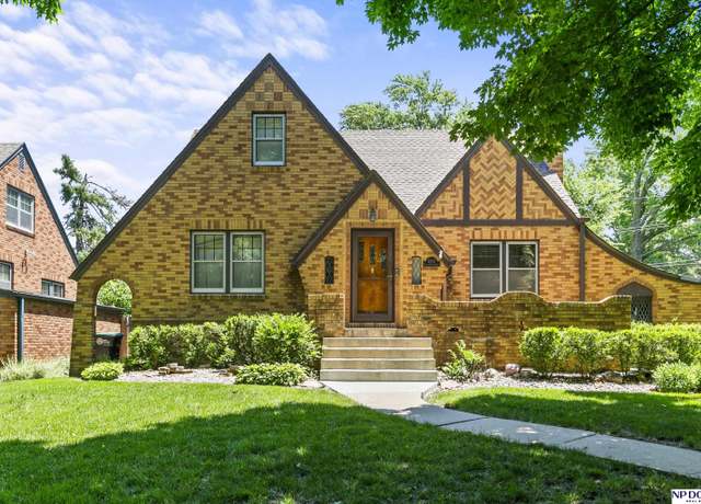 Property at 2003 N 54th St, Omaha, NE 68104, 3 beds, 3 baths