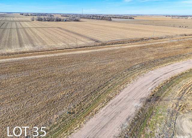 Property at 35 Bald Eagle Dr, Chapman, NE 68827