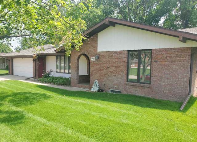 Property at 920 17th St, Henderson, NE 68371, 3 beds, 2.5 baths