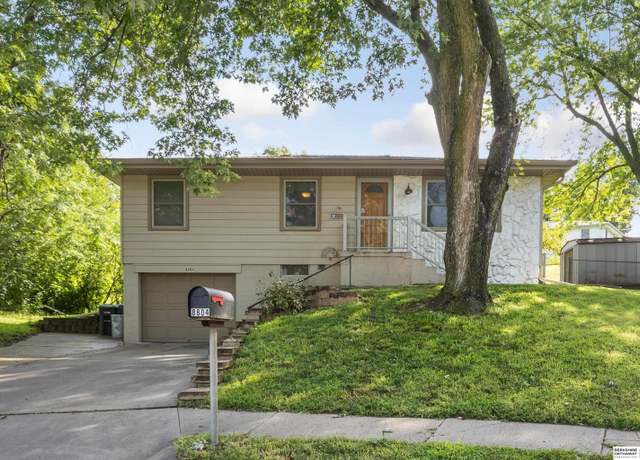 Property at 8804 Spaulding Cir, Omaha, NE 68134, 3 beds, 1.5 baths