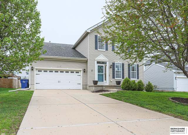 Property at 2110 S River Rock Dr, Papillion, NE 68046, 4 beds, 2.5 baths