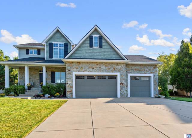 Property at 9010 Turnberry Cir, Lincoln, NE 68526, 5 beds, 3.5 baths
