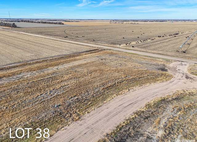 Property at 38 Bald Eagle Dr, Chapman, NE 68827