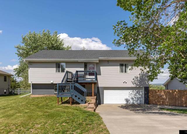 Property at 2706 Overlook Cir, Plattsmouth, NE 68048, 3 beds, 3 baths