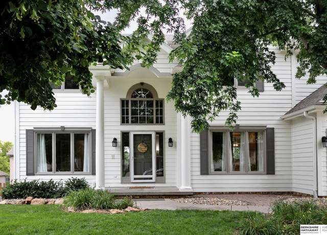 Property at 17506 Renfro St, Omaha, NE 68135, 4 beds, 4.5 baths