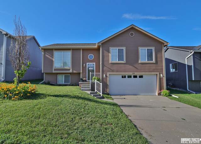 Property at 16931 Browne St, Omaha, NE 68116, 3 beds, 2 baths