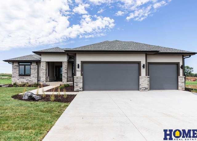 Property at 9833 S 42nd St, Lincoln, NE 68516, 5 beds, 3 baths