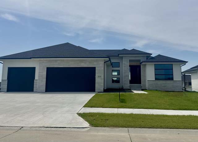 Property at 5430 N 212 Ave, Elkhorn, NE 68022, 5 beds, 3 baths