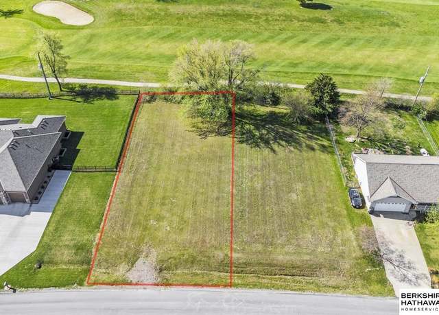 Property at 1507 Beaver Lake Blvd, Plattsmouth, NE 68048