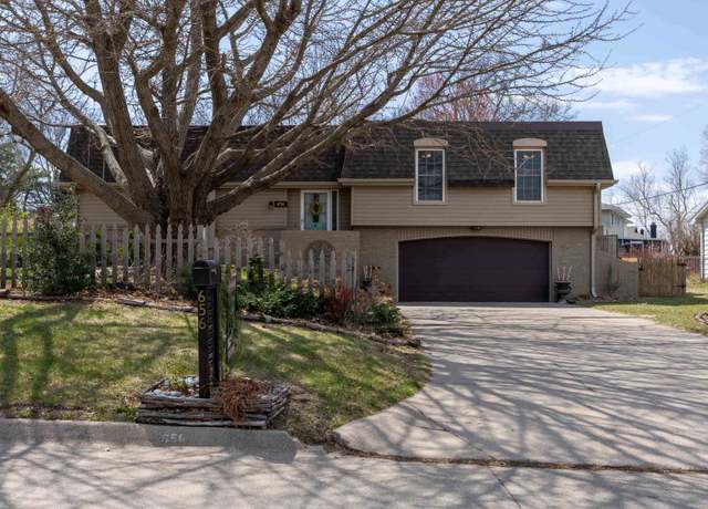 Property at 656 Grey Fawn Dr, Omaha, NE 68154, 3 beds, 2 baths