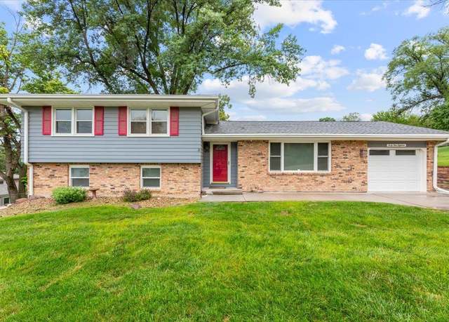 Property at 4918 N 82nd St, Omaha, NE 68134, 3 beds, 2 baths
